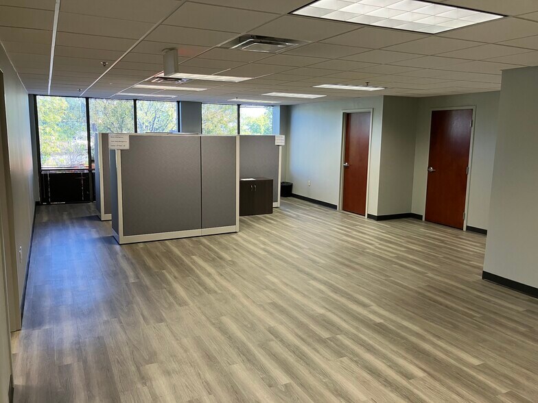 More Photos Of 2714 Union Avenue Ext, Memphis Office For Sale