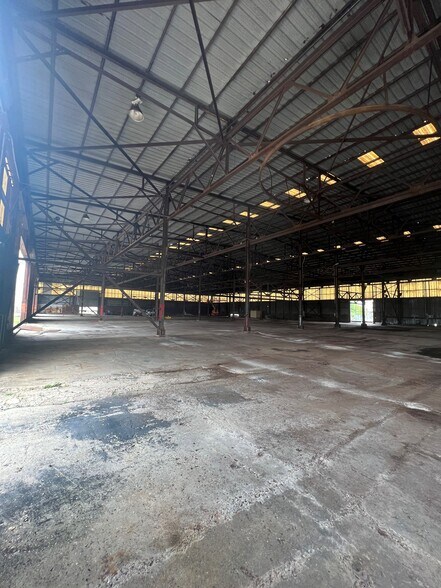 More Photos Of 750A Viaduct Rd, Chickasaw Manufacturing For Lease