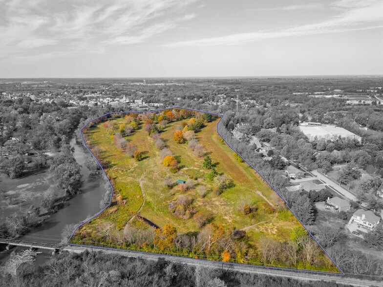 More Photos Of 38 E Main St, Paris Land For Sale