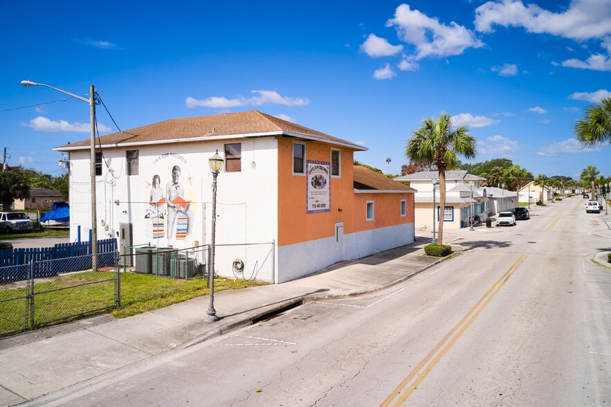 More Photos Of 464 N 9th St, Fort Pierce General Retail For Sale