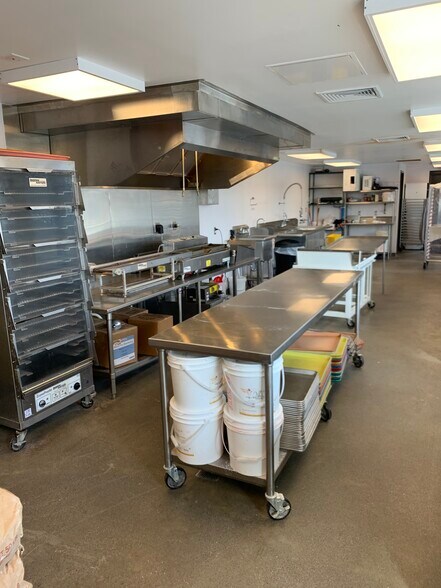 More Photos Of 2601 E Broadway Ave, Maryville Restaurant For Sale