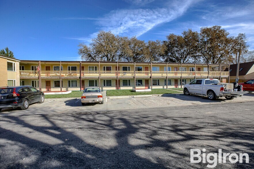 More Photos Of 1004 18th St, Belleville Apartments For Sale