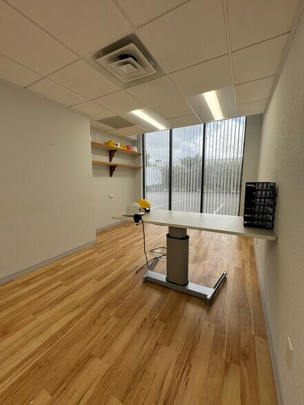 More Photos Of 3111 Fortune Way, Wellington Warehouse For Lease