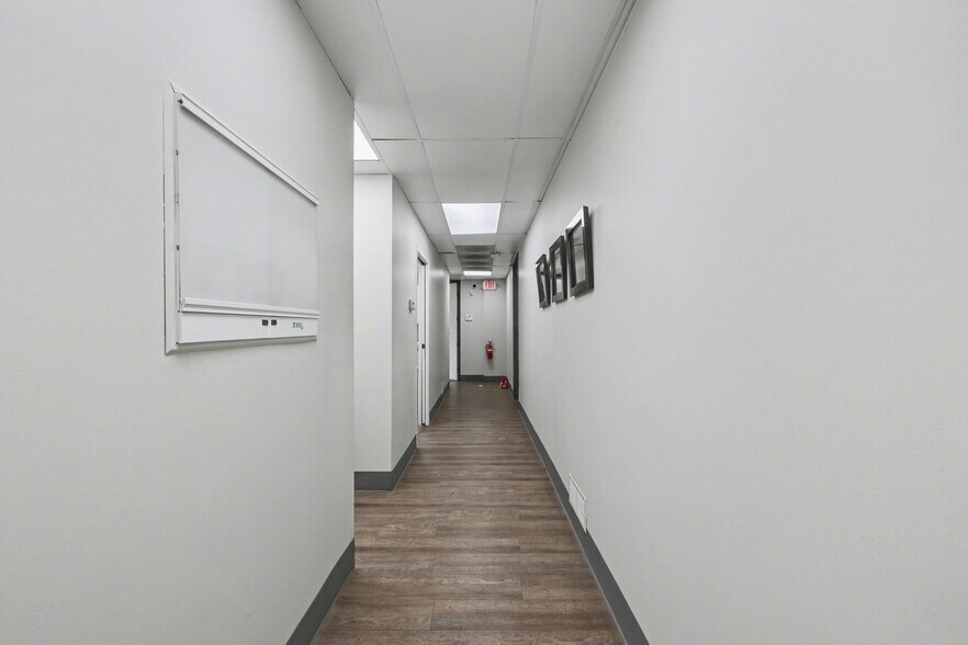 More Photos Of 30000 Orchard Lake Rd, Farmington Medical For Lease