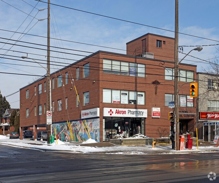 Primary Photo Of 2318 Lake Shore Blvd W, Toronto Medical For Sale