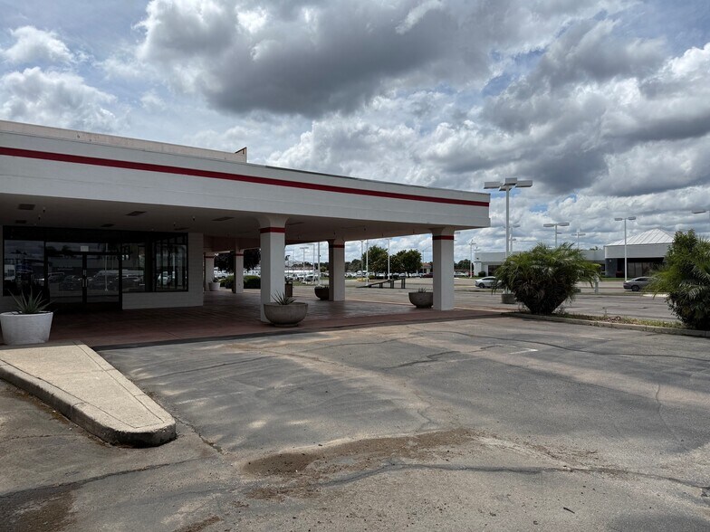 More Photos Of 3190 Auto Center Cir, Stockton Auto Dealership For Sale