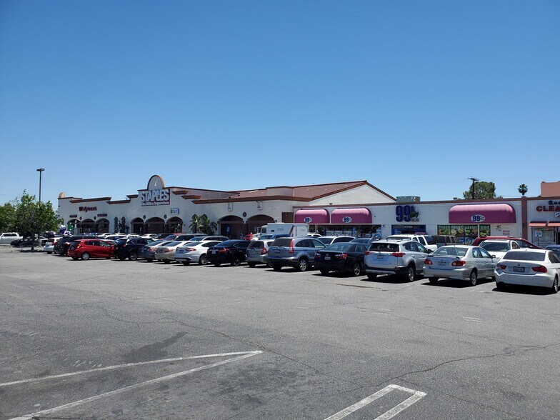 More Photos Of 17034-17058 Chatsworth St, Granada Hills Unknown For Lease