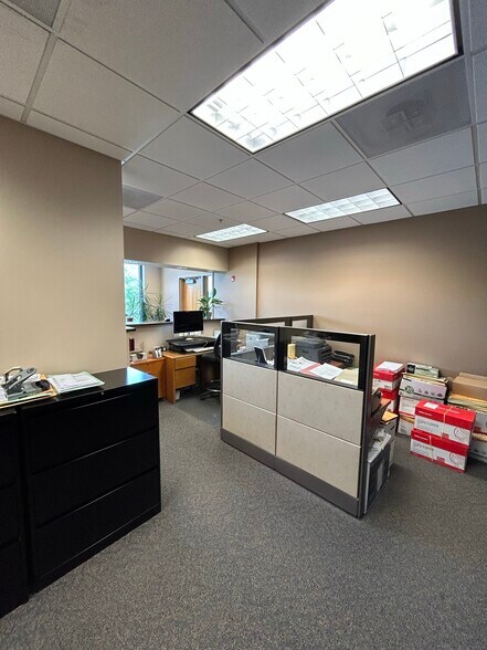 More Photos Of 5901 Dempster St, Morton Grove Office For Sale
