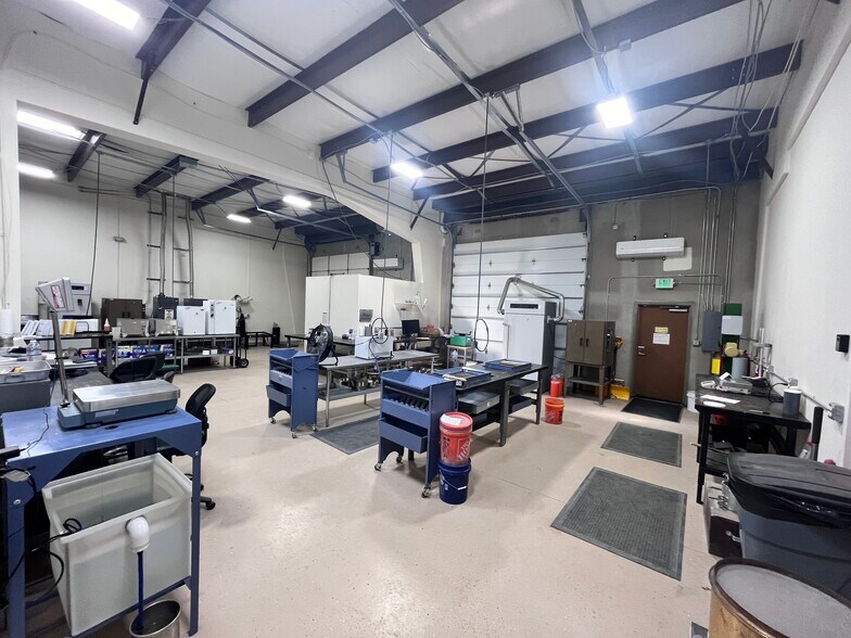 More Photos Of 730-742 Synthes Ave, Monument Manufacturing For Lease