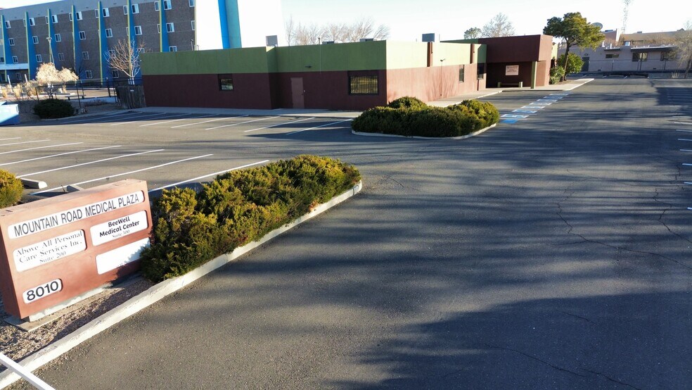 More Photos Of 8010 Mountain Rd NE, Albuquerque Medical For Lease