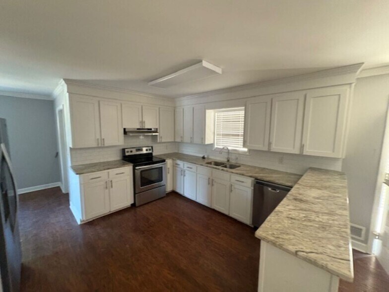 More Photos Of 912 St Andrews Rd, Columbia Office For Sale