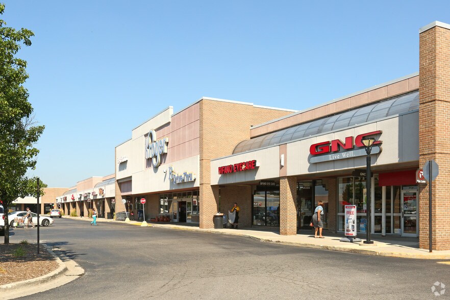 More Photos Of 26300-26650 Ford Rd, Dearborn Heights Unknown For Lease