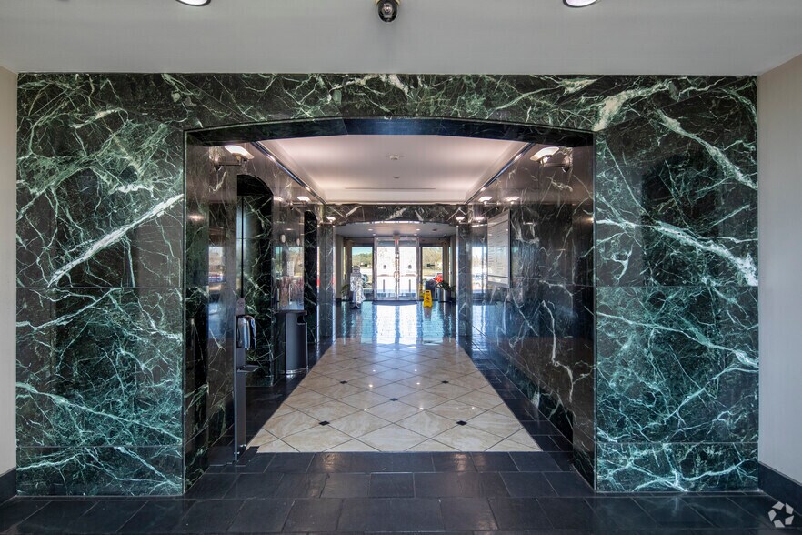 More Photos Of 4121 Carmichael Rd, Montgomery Office For Lease