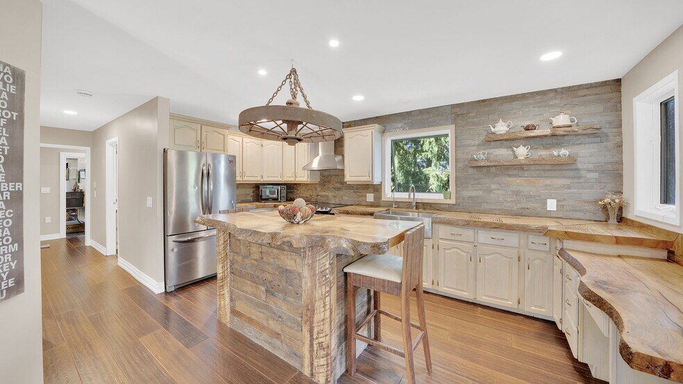 More Photos Of 15735 Ontario 27, Schomberg Warehouse For Sale