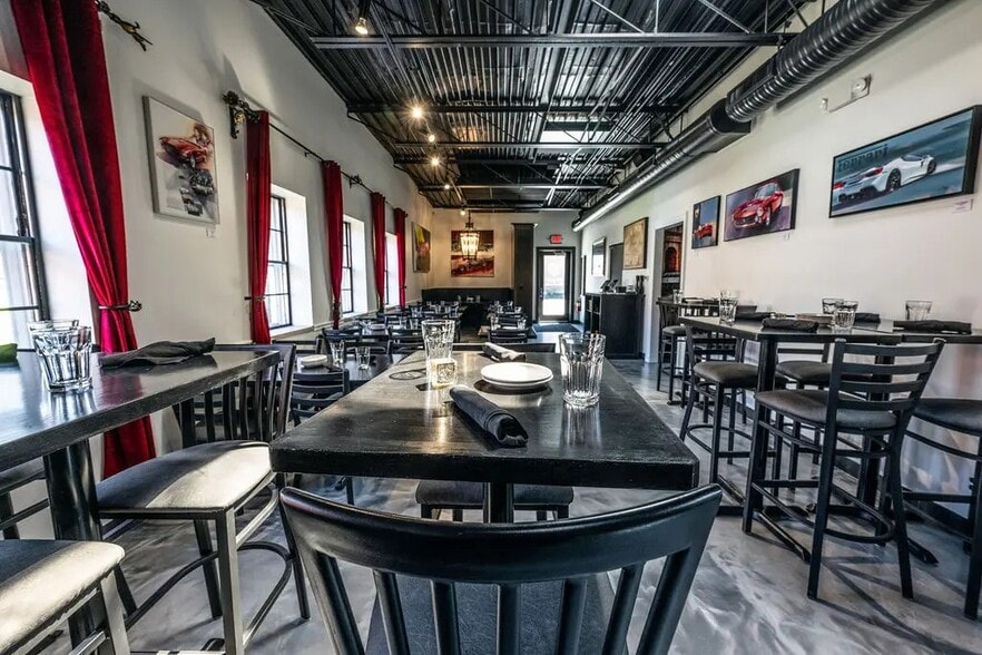 More Photos Of 23810 Woodward Ave, Pleasant Ridge Storefront Retail Office For Sale