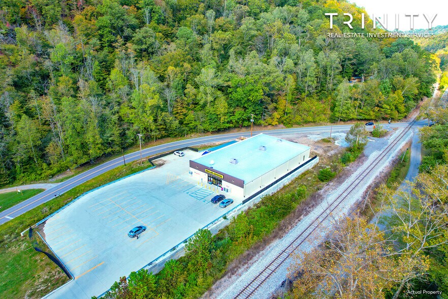 More Photos Of 6775 KY-7, Blackey General Retail For Sale