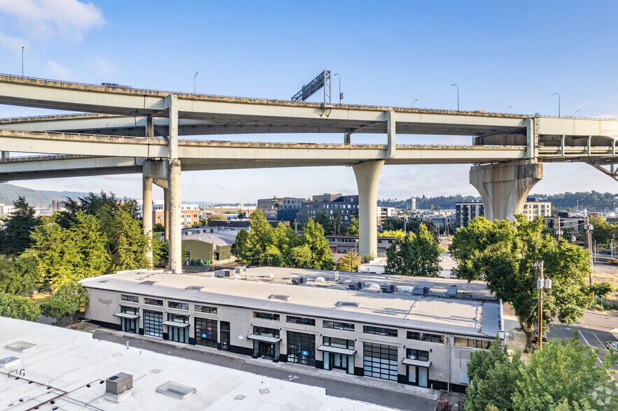 More Photos Of 1627 NW 14th Ave, Portland Unknown For Lease