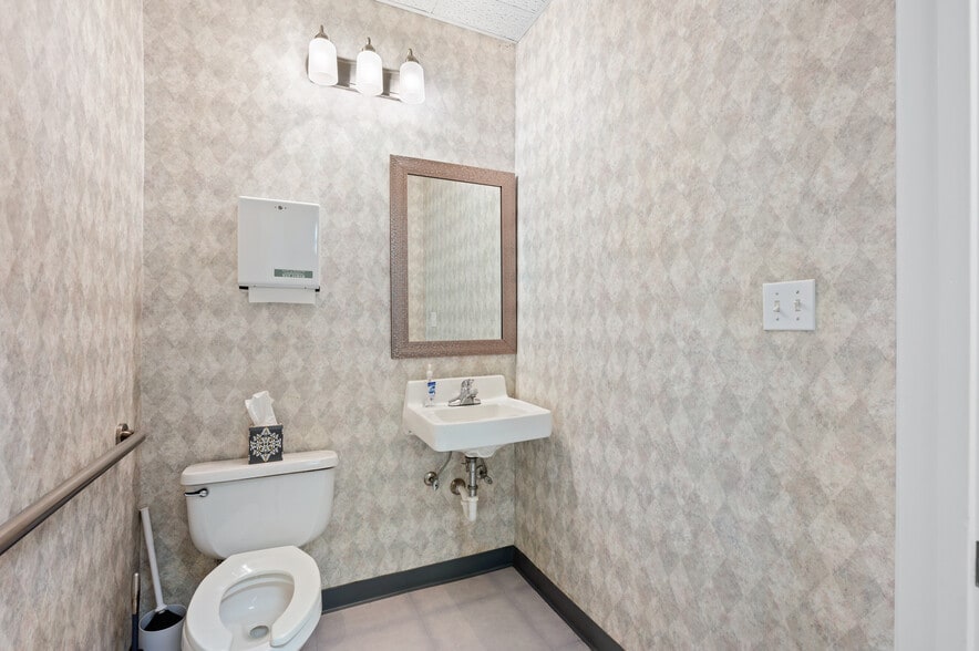 More Photos Of 1348 Matthews Township Pky, Matthews Office For Sale