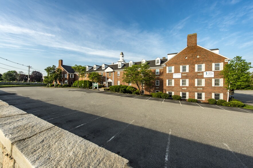 More Photos Of 203 Turnpike St, North Andover Medical For Lease