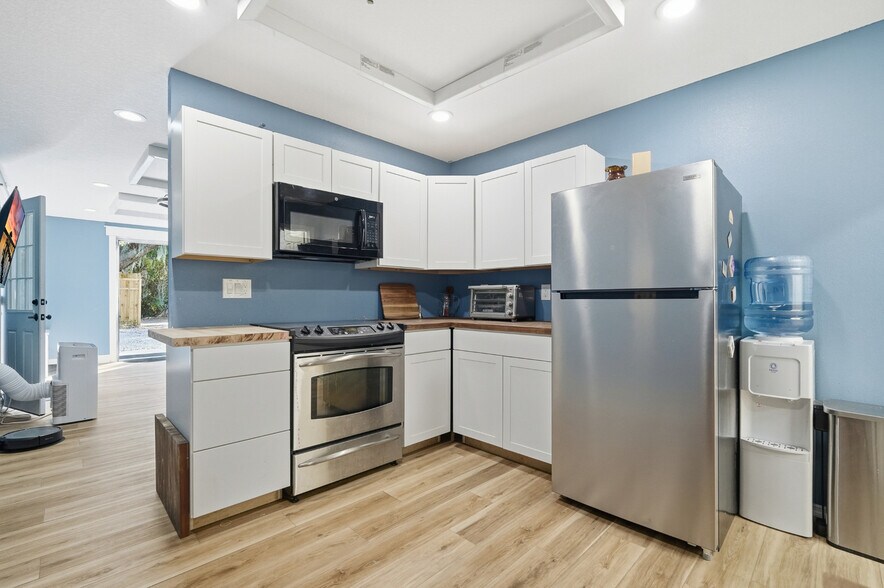 More Photos Of 96 Fred Waters Way, Saint Augustine Warehouse For Sale