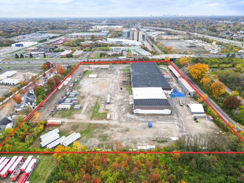 More Photos Of 2040 S Hamilton Rd, Columbus Distribution For Sale