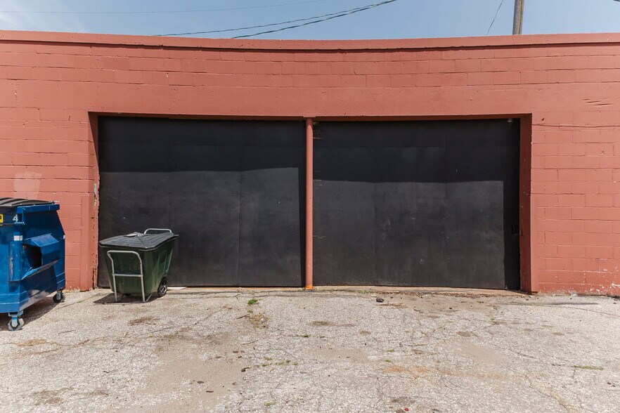 More Photos Of 130 N Washington Ave, Wichita General Retail For Sale