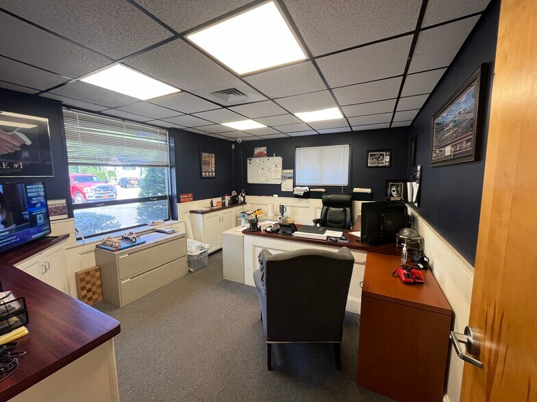 More Photos Of 790 W Chestnut St, Brockton Service For Sale