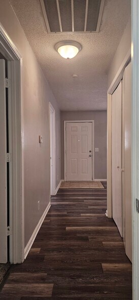 More Photos Of 1801 Ridgewood Dr, Murray Specialty For Sale