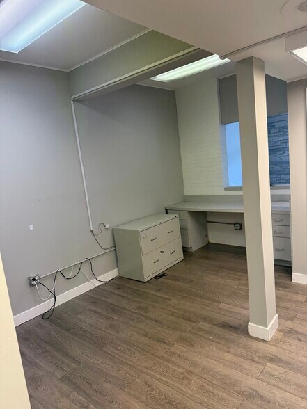 More Photos Of 513 Ridge Rd, Munster Medical For Lease