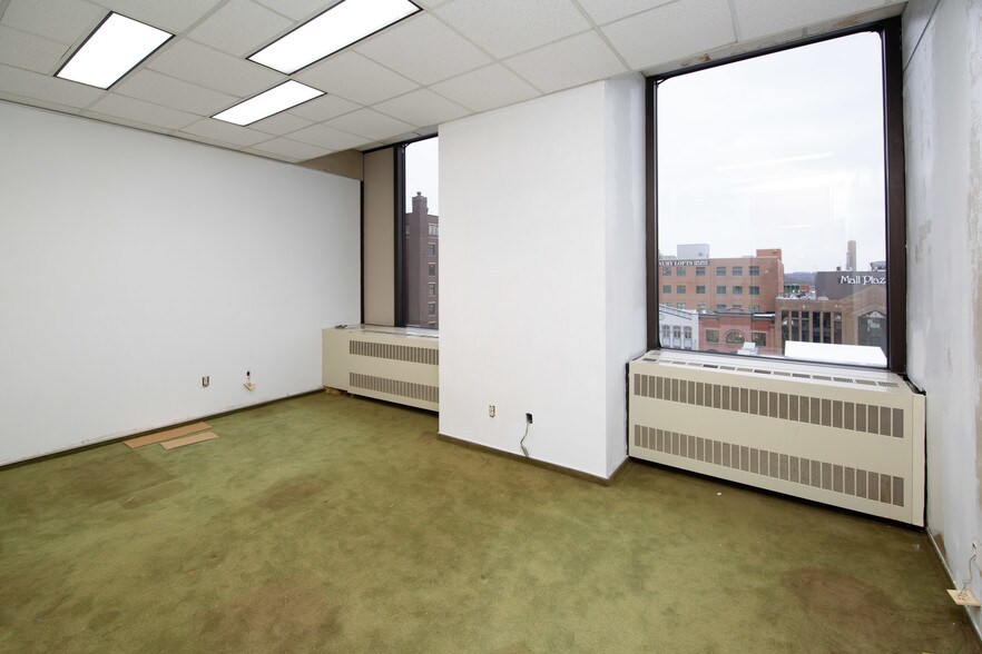 More Photos Of 151 S Rose St, Kalamazoo Office For Sale