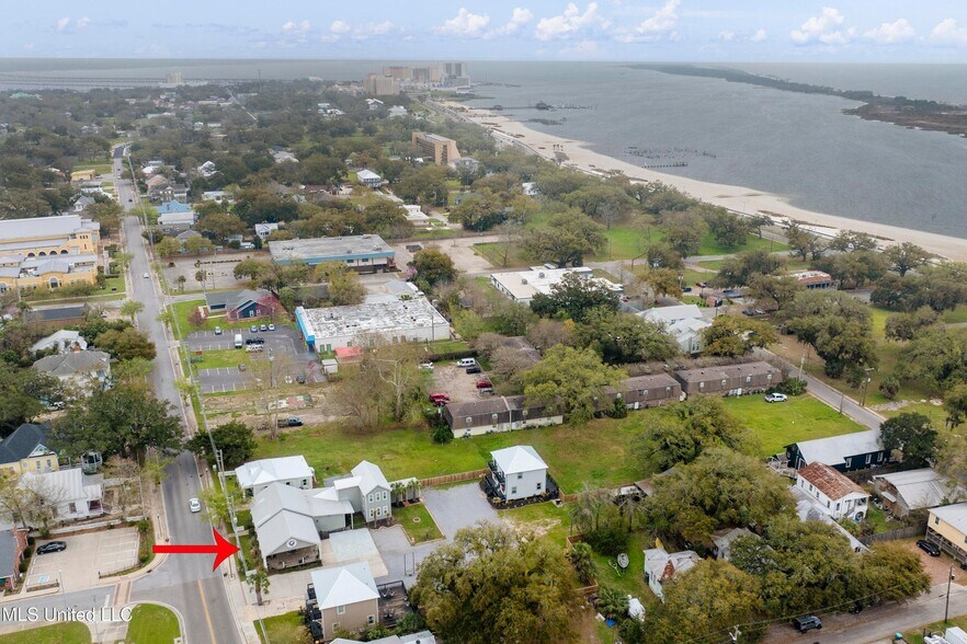 More Photos Of 647 Howard Ave, Biloxi Office Residential For Sale