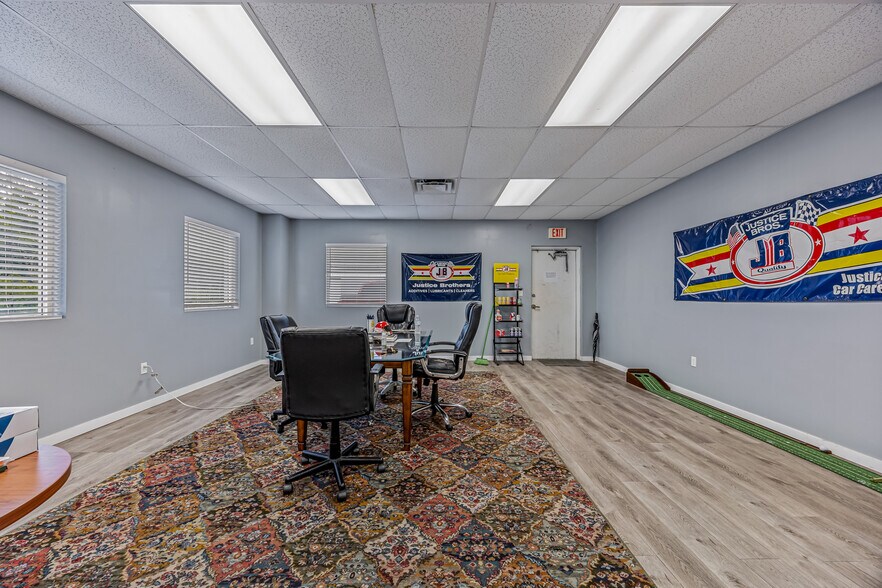 More Photos Of 3195 New York Ave, Melbourne Warehouse For Lease