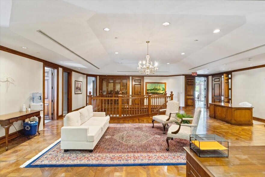 More Photos Of 268 S Suncoast Blvd, Crystal River Office For Sale