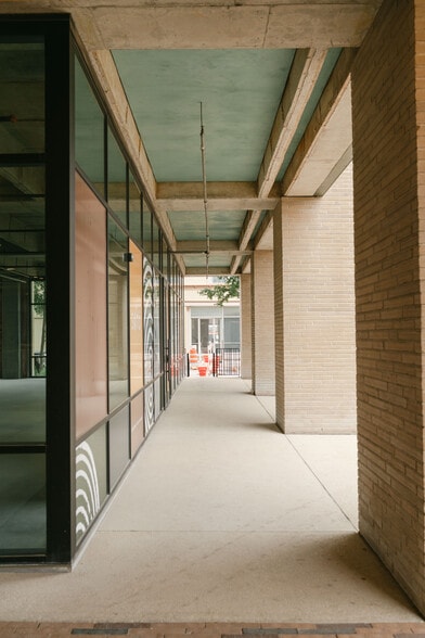 More Photos Of 711 Broadway St, San Antonio Office For Lease