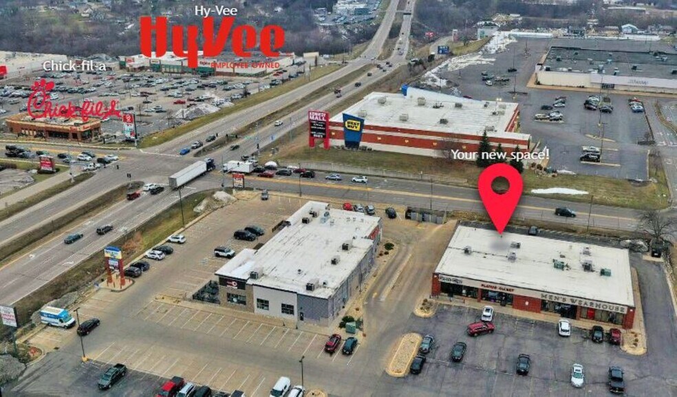 More Photos Of 806 Wacker Dr, Dubuque Restaurant For Lease