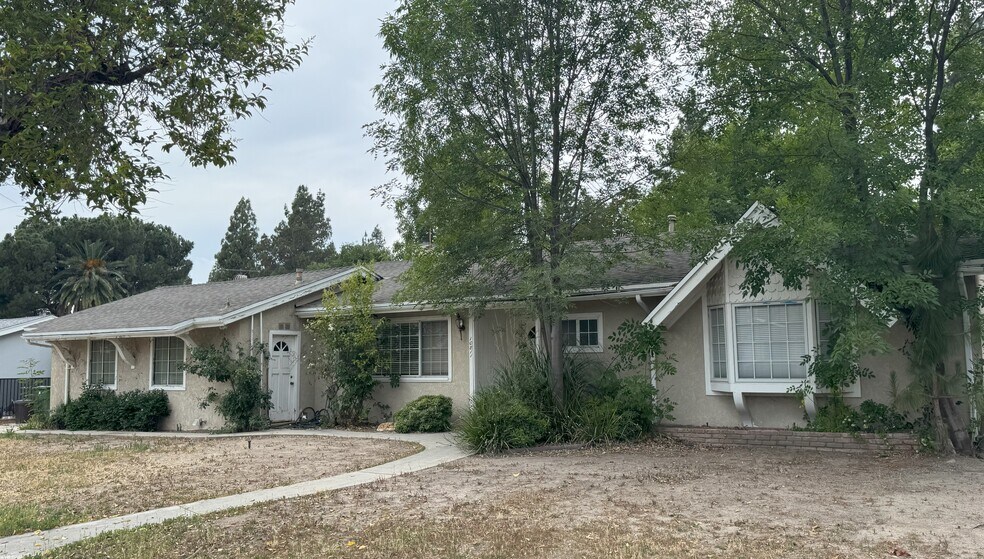 Primary Photo Of 10811 Amigo Ave, Porter Ranch Specialty For Sale