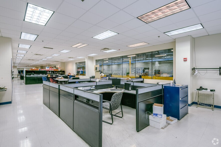 More Photos Of 4101 W Burnham St, West Milwaukee Manufacturing For Sale