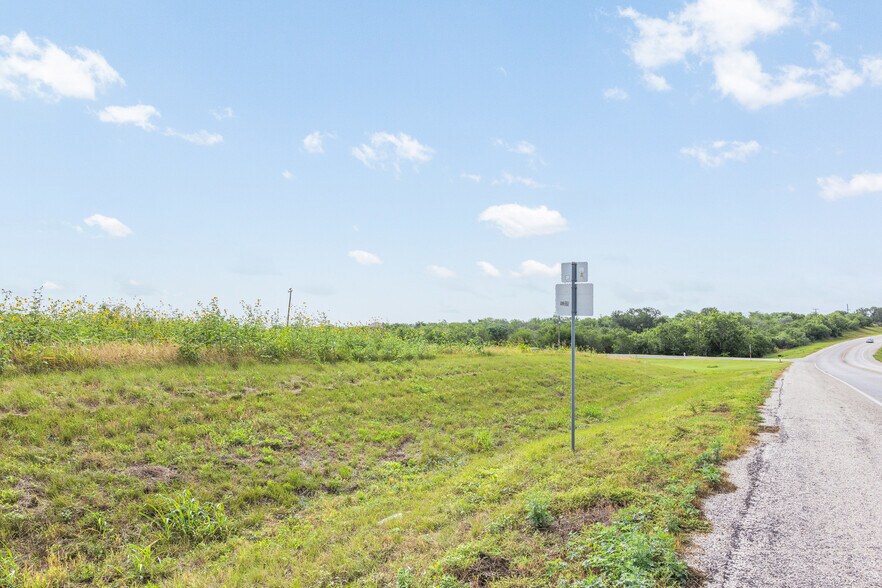 More Photos Of TBD U.S. 183, Gonzales Land For Sale