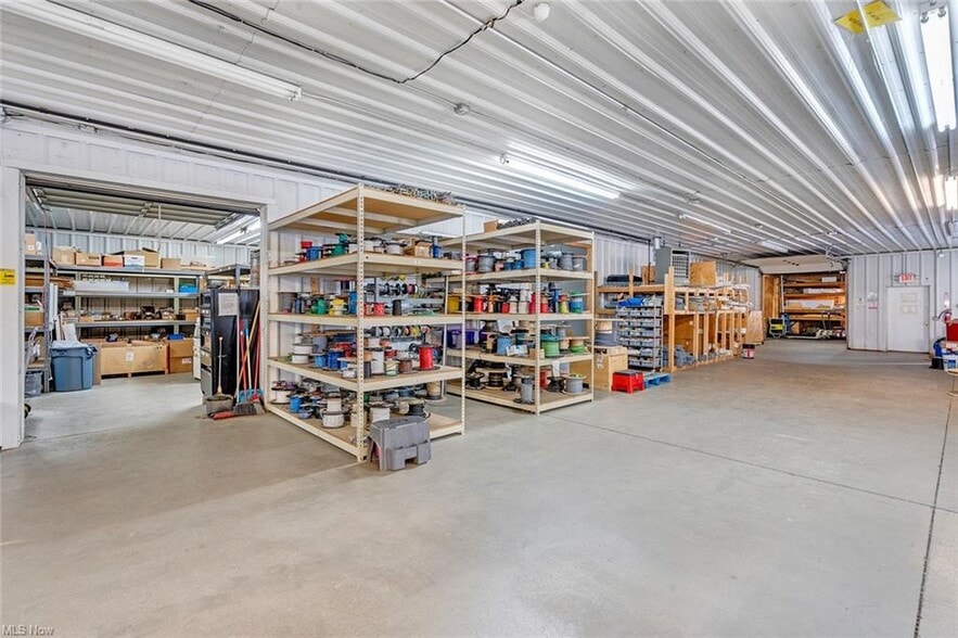 More Photos Of 10725 Struthers Rd, New Middletown Flex For Sale