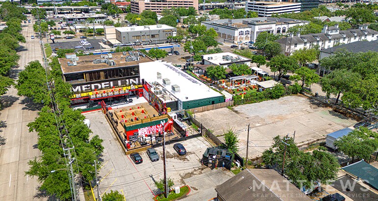 Primary Photo Of 2303 Smith St, Houston Bar For Sale