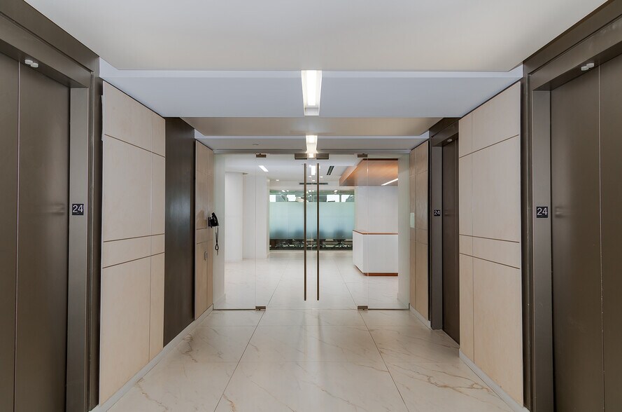 More Photos Of 805 Third Ave, New York Office For Lease