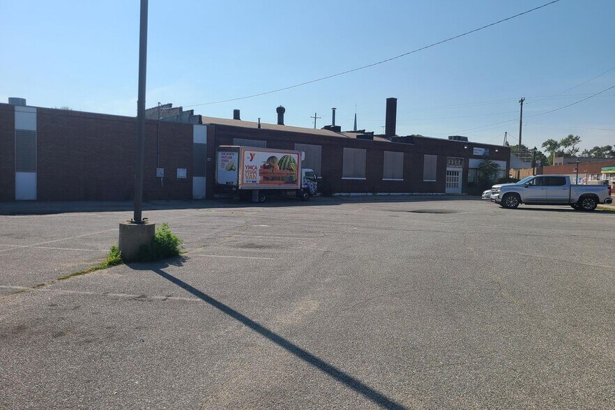 More Photos Of 1144 3rd St, Muskegon Auto Repair For Sale