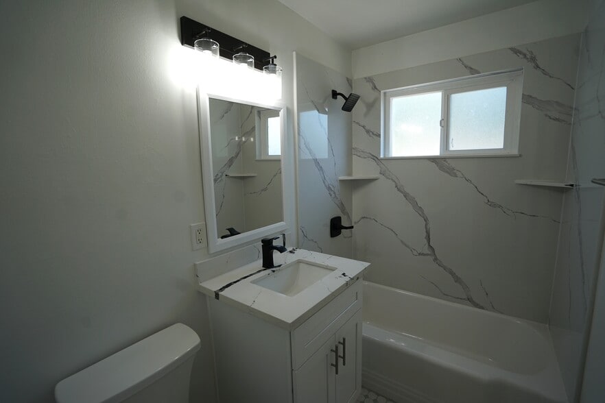 More Photos Of 2811 F St, Sacramento Apartments For Sale