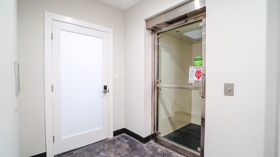 More Photos Of 530 NW 54th St, Miami Office For Sale