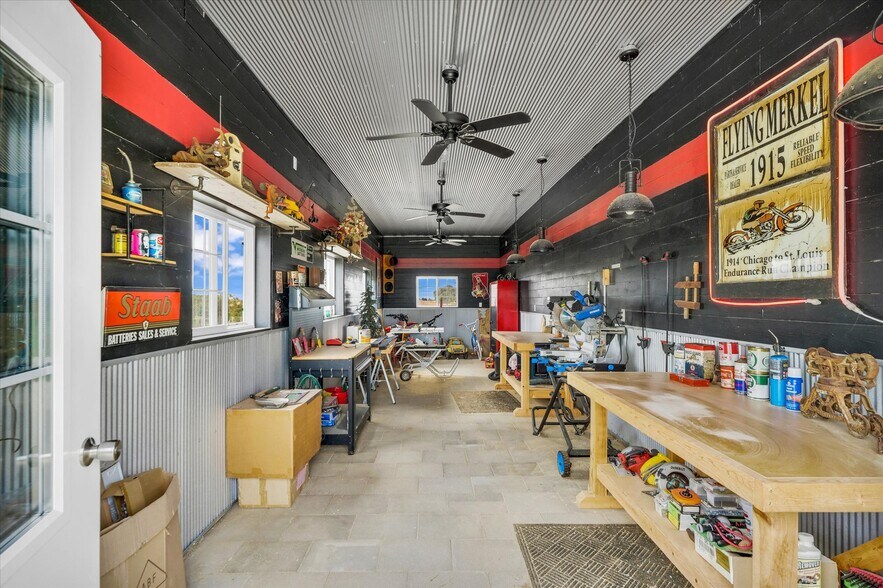 More Photos Of 1356 County Road 2900 N, Rantoul Specialty For Sale