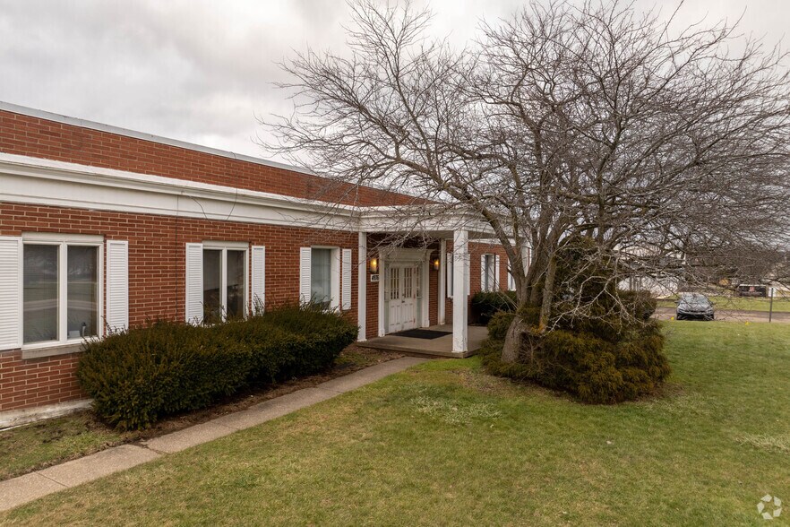 More Photos Of 4976 Hudson Dr, Stow Warehouse For Sale