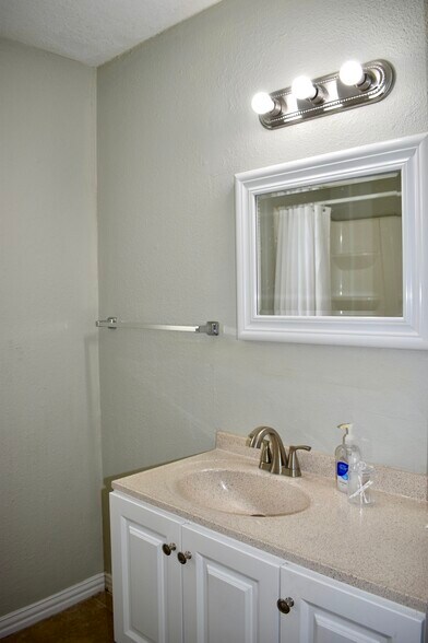 More Photos Of 1500-1502 Oleander Dr, La Marque Apartments For Sale
