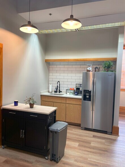 More Photos Of 343 N Bay St, Eustis Coworking Space