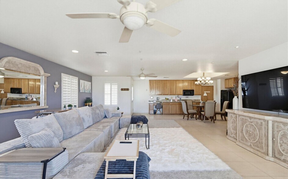 More Photos Of 4501 London Bridge Rd, Lake Havasu City Restaurant For Sale