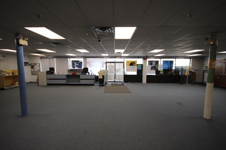 More Photos Of 1233 Main St, Worcester Storefront Retail Office For Lease